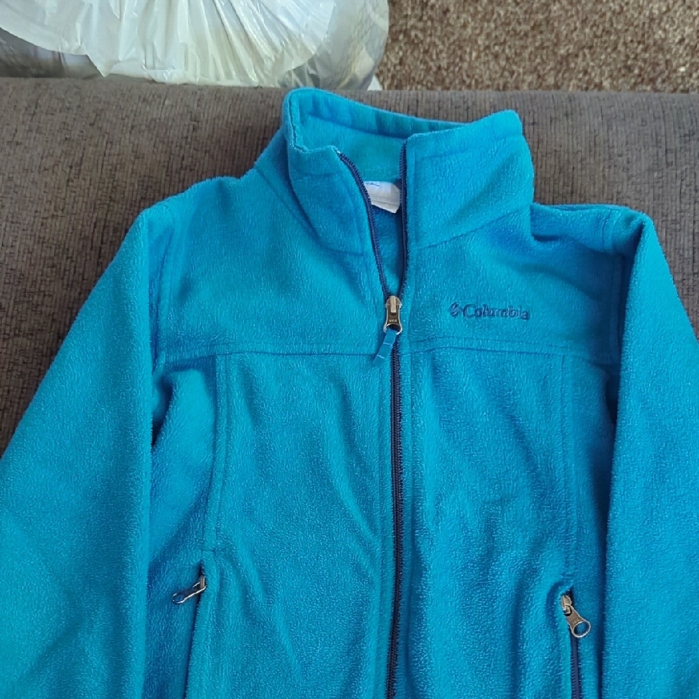 Columbia Blue Puffer Jacket with Full-Length Zipper